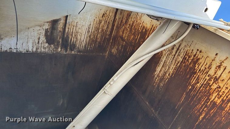 image for item FI0863 2009 Freightliner Business Class M2 refuse truck