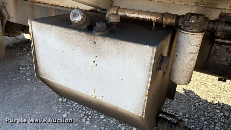 image for item FI0863 2009 Freightliner Business Class M2 refuse truck