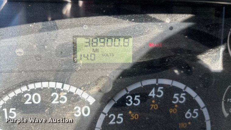 image for item FI0863 2009 Freightliner Business Class M2 refuse truck