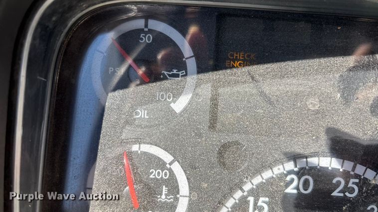 image for item FI0863 2009 Freightliner Business Class M2 refuse truck