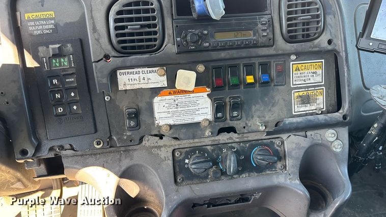 image for item FI0863 2009 Freightliner Business Class M2 refuse truck