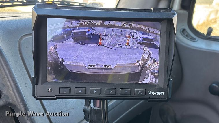 image for item FI0863 2009 Freightliner Business Class M2 refuse truck