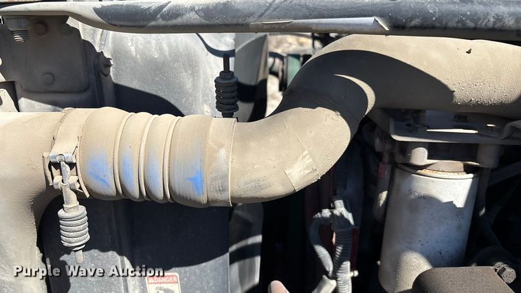 image for item FI0863 2009 Freightliner Business Class M2 refuse truck