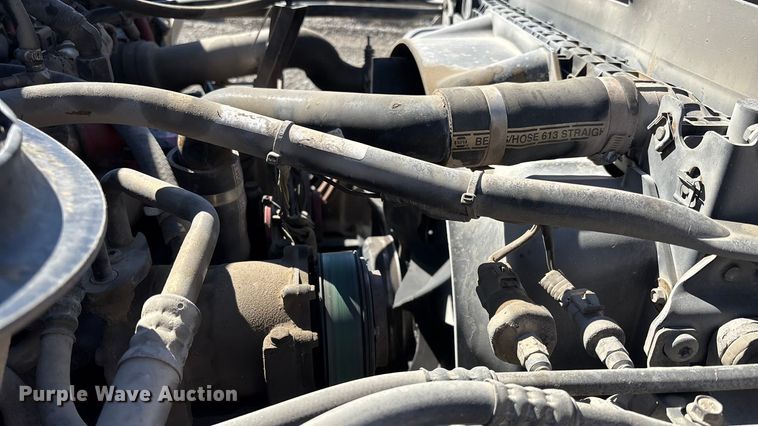 image for item FI0863 2009 Freightliner Business Class M2 refuse truck