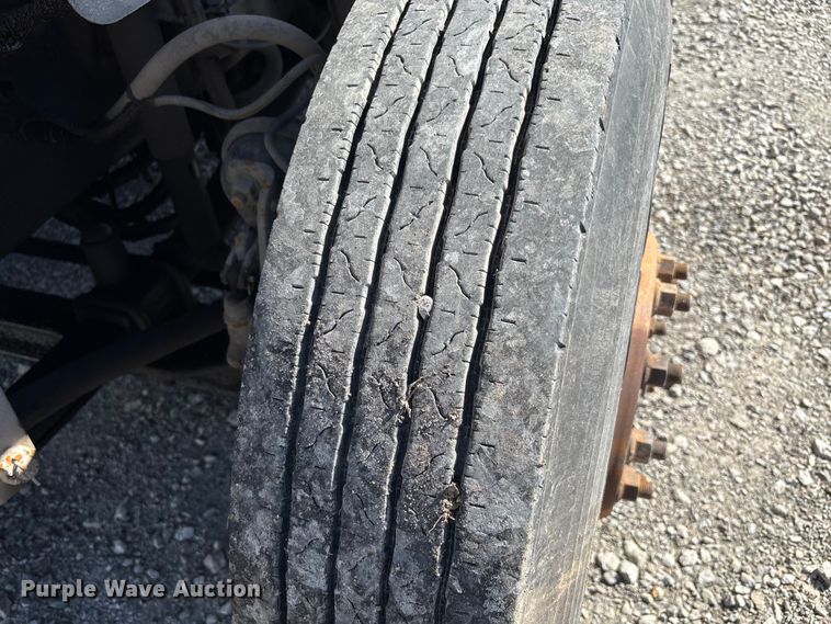 image for item FI0863 2009 Freightliner Business Class M2 refuse truck