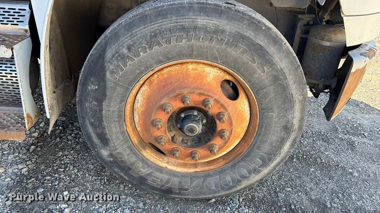 image for item FI0863 2009 Freightliner Business Class M2 refuse truck