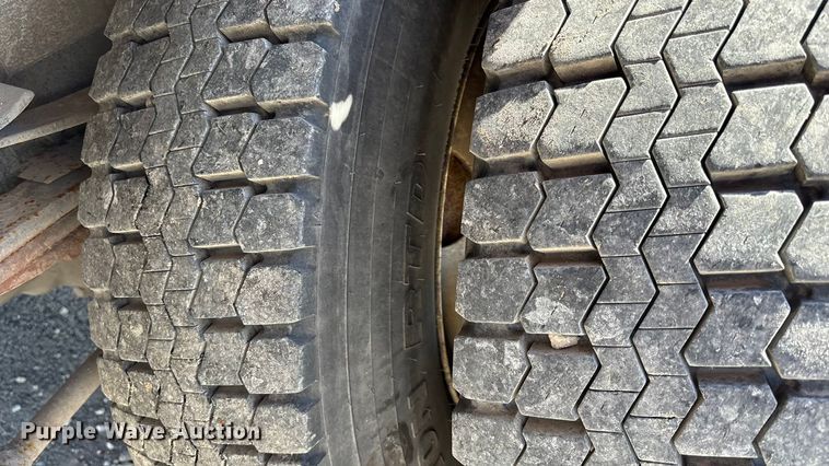 image for item FI0863 2009 Freightliner Business Class M2 refuse truck