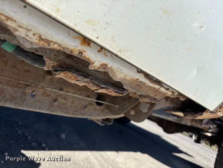 image for item FI0865 2008 Chevrolet Silverado 2500HD flatbed pickup truck