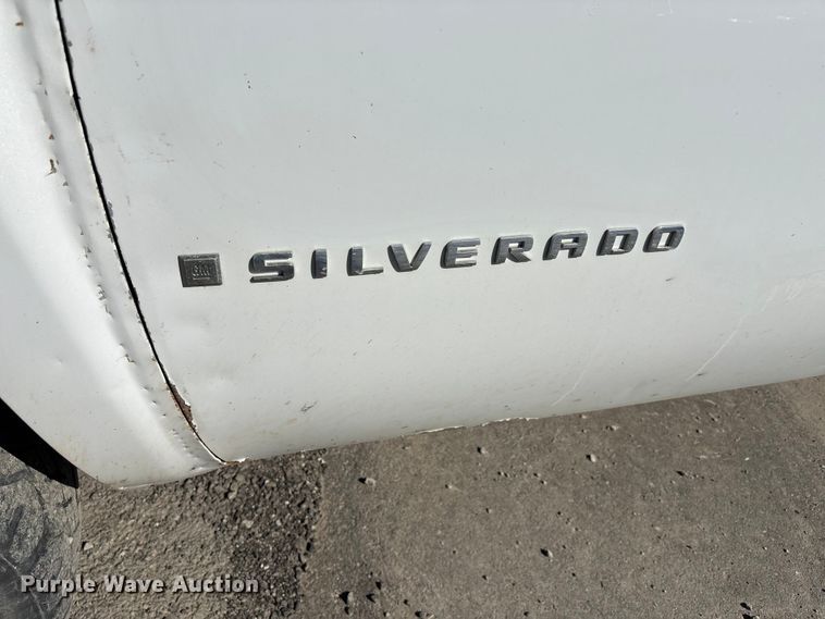 image for item FI0865 2008 Chevrolet Silverado 2500HD flatbed pickup truck