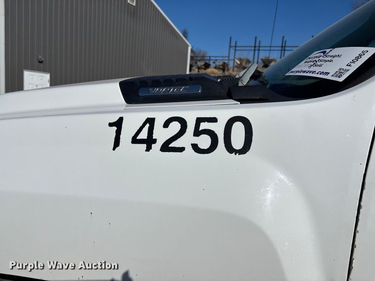 image for item FI0865 2008 Chevrolet Silverado 2500HD flatbed pickup truck