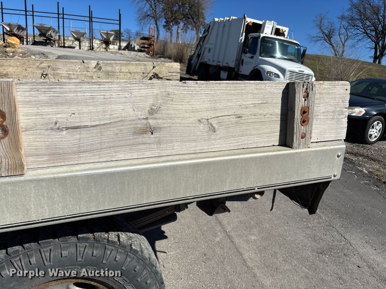 image for item FI0865 2008 Chevrolet Silverado 2500HD flatbed pickup truck