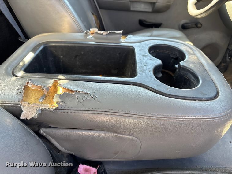 image for item FI0865 2008 Chevrolet Silverado 2500HD flatbed pickup truck