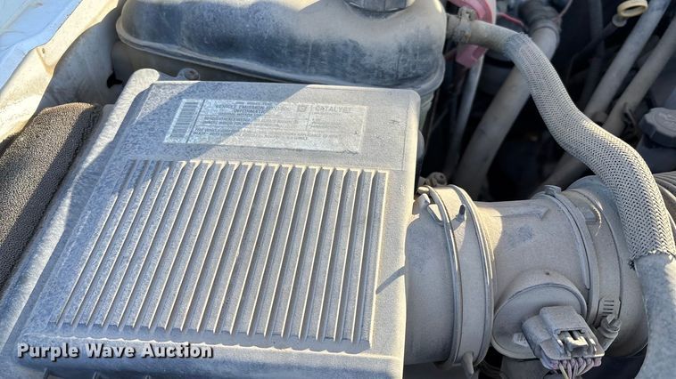 image for item FI0865 2008 Chevrolet Silverado 2500HD flatbed pickup truck