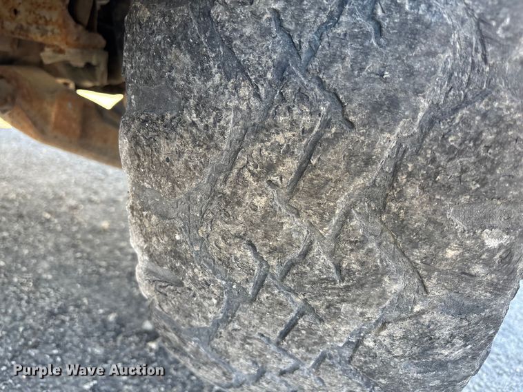 image for item FI0865 2008 Chevrolet Silverado 2500HD flatbed pickup truck