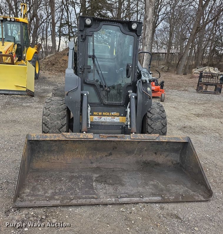 image for item FI0891 2013 New Holland L230 skid steer loader