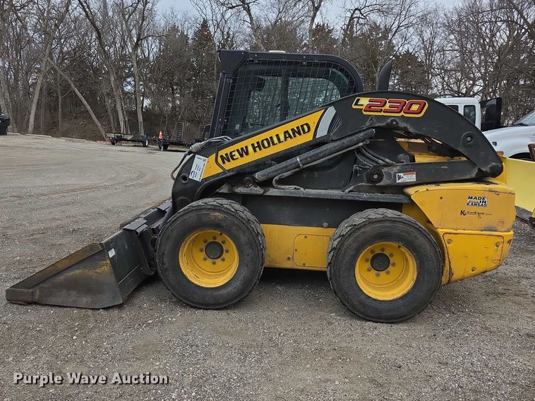 image for item FI0891 2013 New Holland L230 skid steer loader