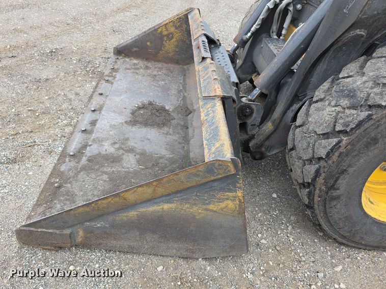image for item FI0891 2013 New Holland L230 skid steer loader