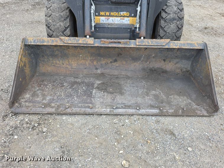 image for item FI0891 2013 New Holland L230 skid steer loader