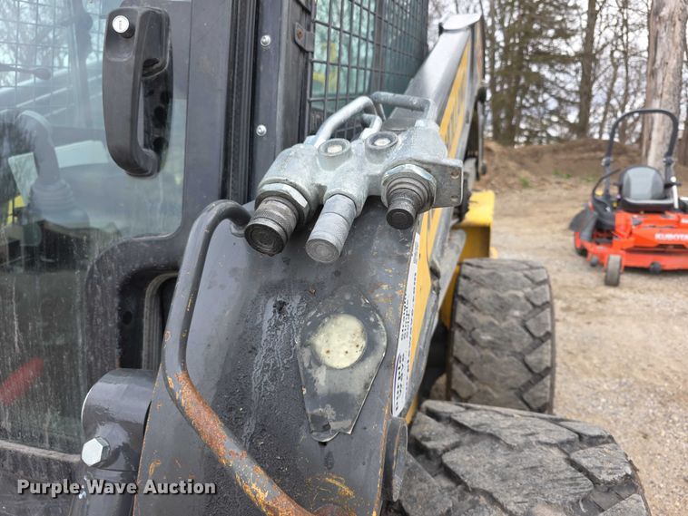 image for item FI0891 2013 New Holland L230 skid steer loader