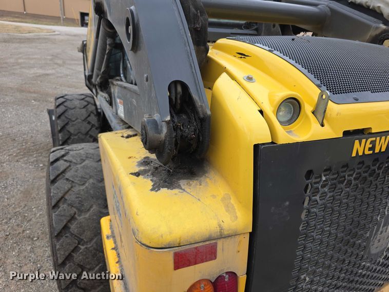 image for item FI0891 2013 New Holland L230 skid steer loader