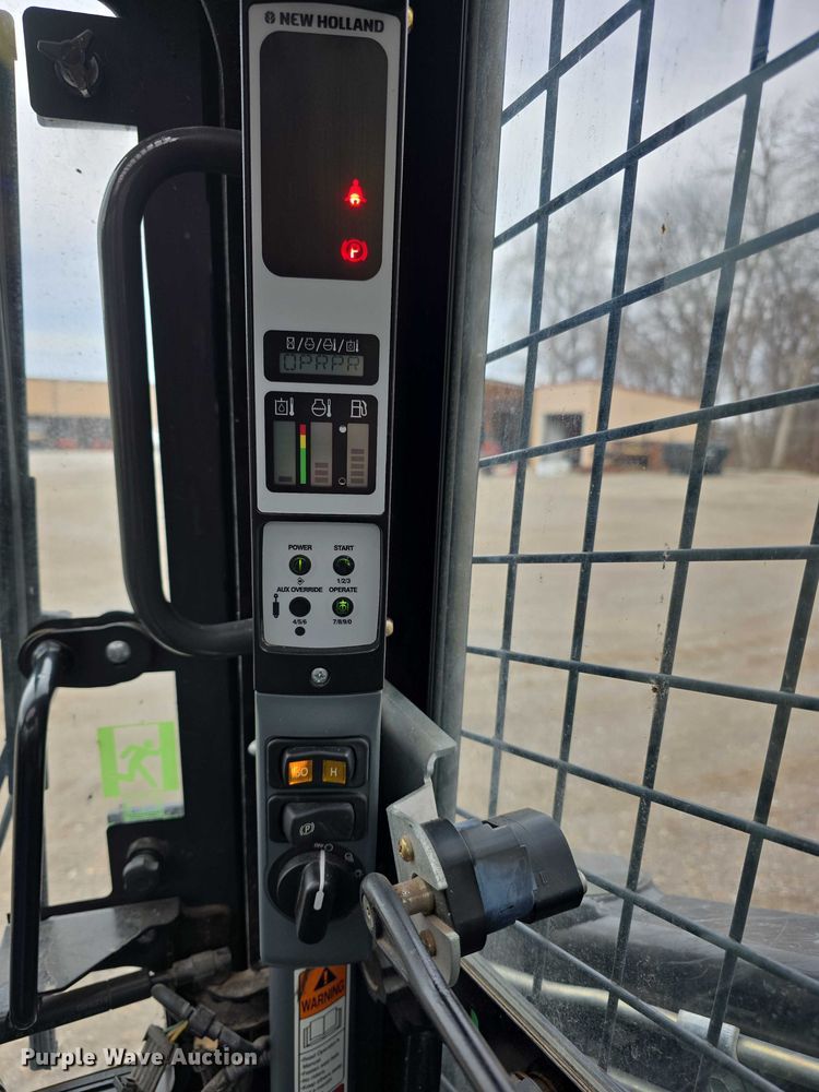 image for item FI0891 2013 New Holland L230 skid steer loader