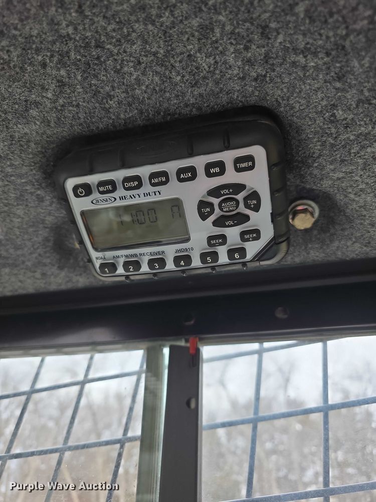 image for item FI0891 2013 New Holland L230 skid steer loader