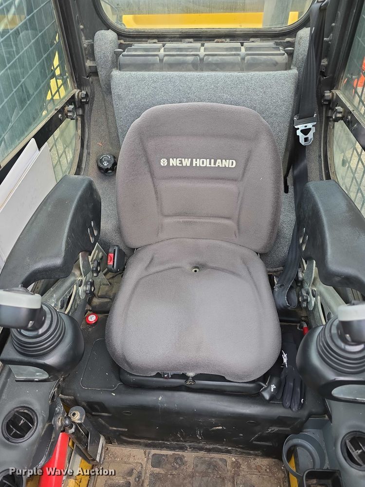 image for item FI0891 2013 New Holland L230 skid steer loader