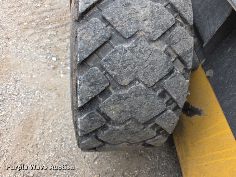 image for item FI0891 2013 New Holland L230 skid steer loader