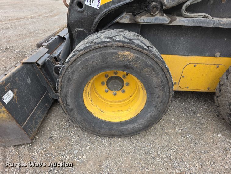 image for item FI0891 2013 New Holland L230 skid steer loader
