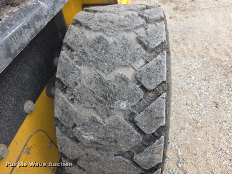 image for item FI0891 2013 New Holland L230 skid steer loader