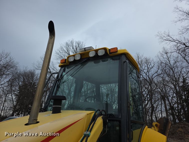 image for item FI0892 2005 New Holland LB90B backhoe