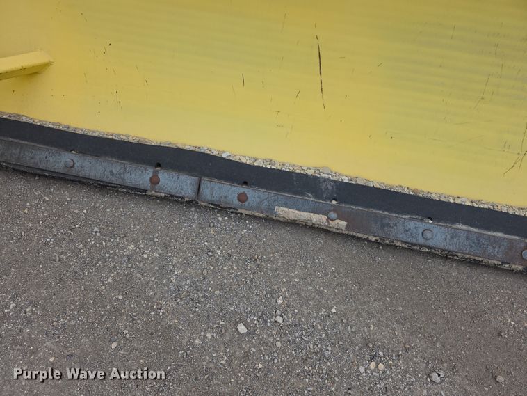 image for item FI0892 2005 New Holland LB90B backhoe