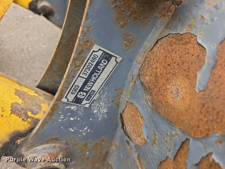 image for item FI0892 2005 New Holland LB90B backhoe