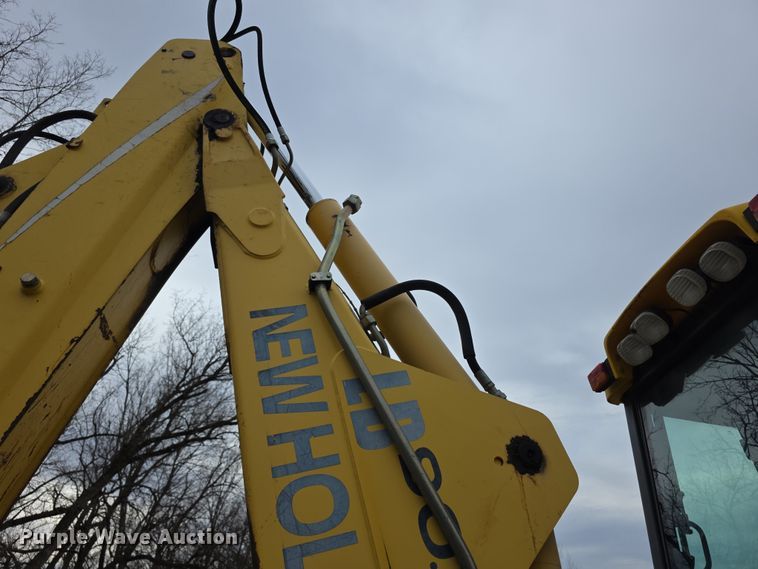 image for item FI0892 2005 New Holland LB90B backhoe