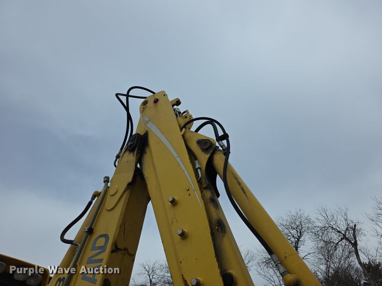 image for item FI0892 2005 New Holland LB90B backhoe