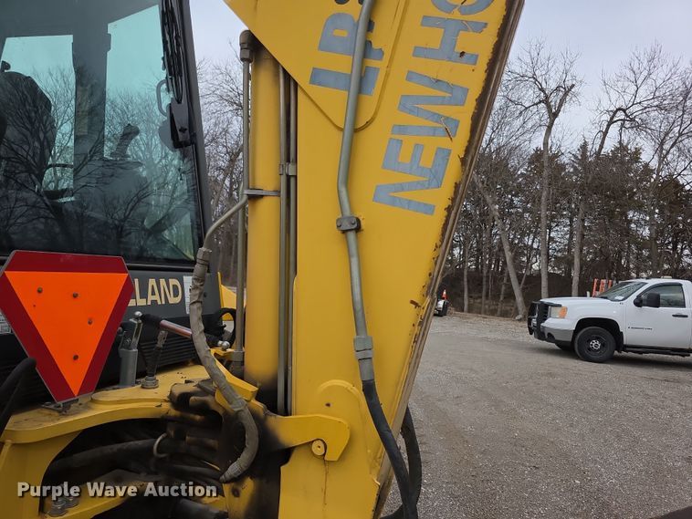 image for item FI0892 2005 New Holland LB90B backhoe