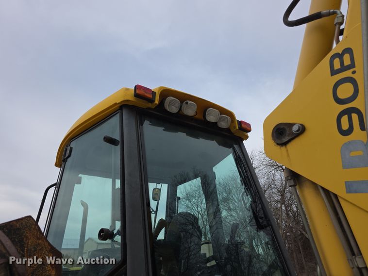 image for item FI0892 2005 New Holland LB90B backhoe