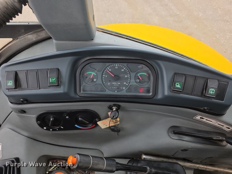 image for item FI0892 2005 New Holland LB90B backhoe