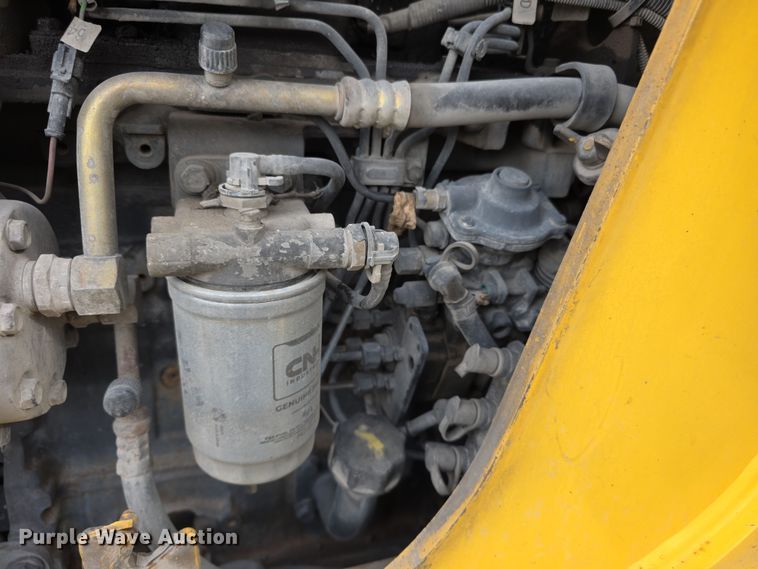 image for item FI0892 2005 New Holland LB90B backhoe