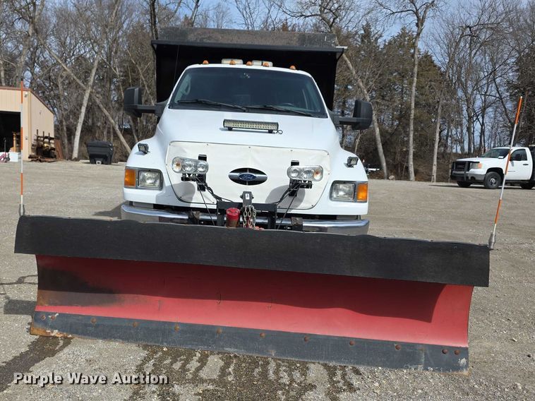 image for item FI0893 2003 Ford F650 Super Duty dump truck