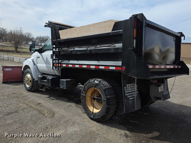 image for item FI0893 2003 Ford F650 Super Duty dump truck