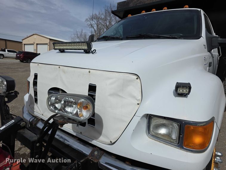 image for item FI0893 2003 Ford F650 Super Duty dump truck