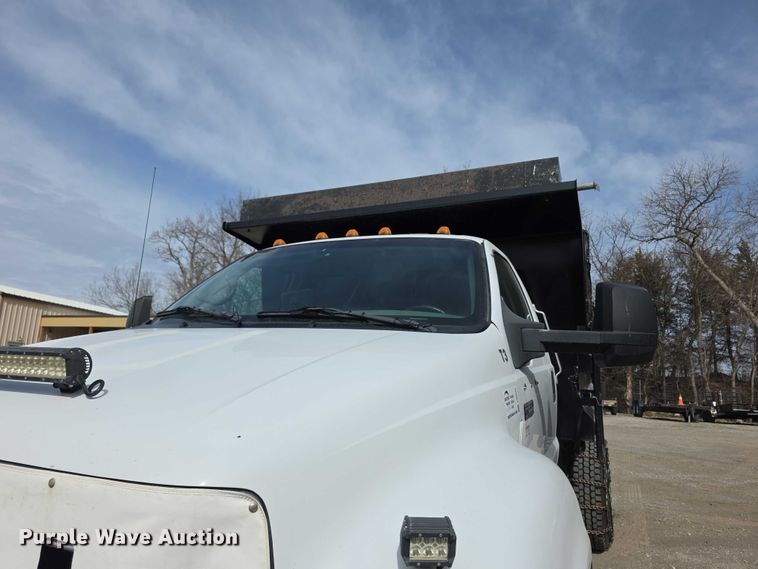 image for item FI0893 2003 Ford F650 Super Duty dump truck