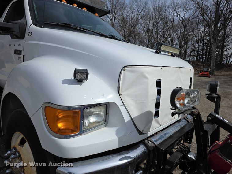 image for item FI0893 2003 Ford F650 Super Duty dump truck