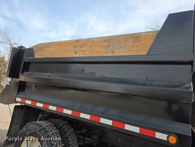 image for item FI0893 2003 Ford F650 Super Duty dump truck
