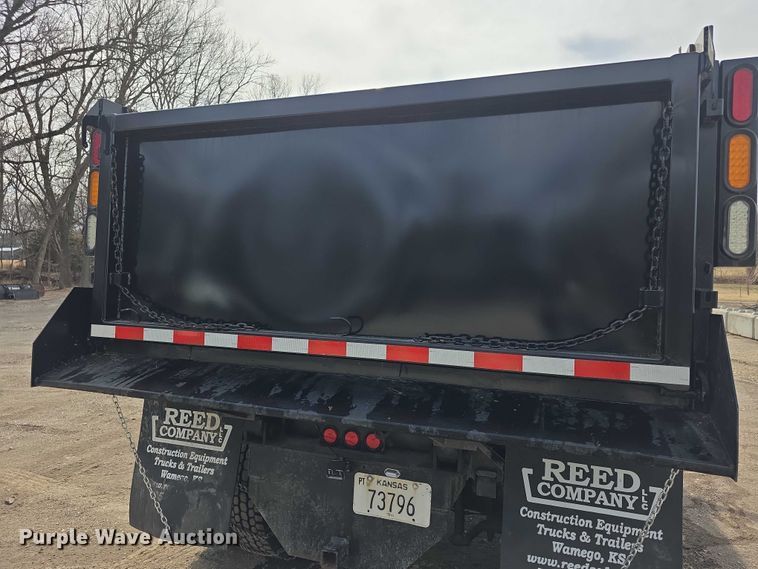 image for item FI0893 2003 Ford F650 Super Duty dump truck