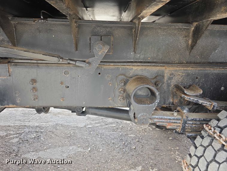 image for item FI0893 2003 Ford F650 Super Duty dump truck