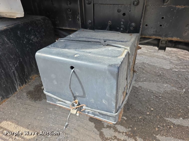 image for item FI0893 2003 Ford F650 Super Duty dump truck