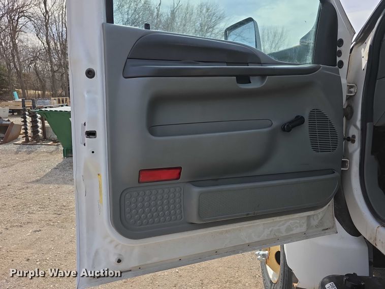 image for item FI0893 2003 Ford F650 Super Duty dump truck