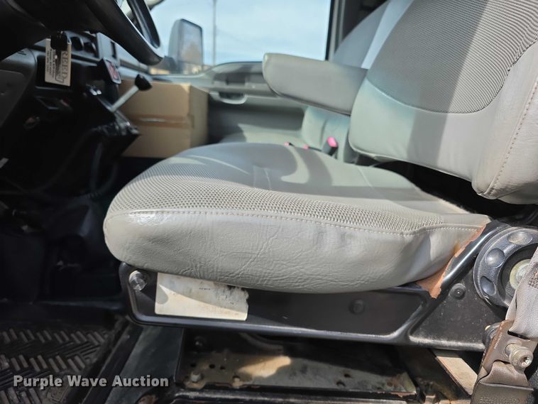 image for item FI0893 2003 Ford F650 Super Duty dump truck